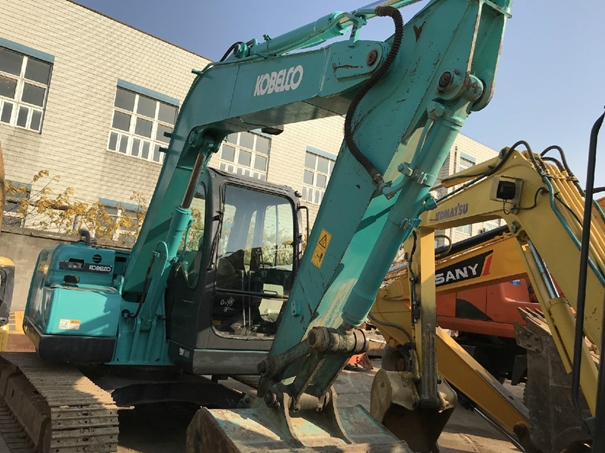 1634898476109463.jpg 日本二手挖掘機進口報關(guān)代理_副本.jpg